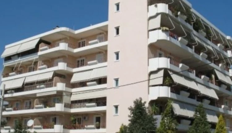 Aυτά μόνο στην Ελλάδα: Σκηνές απείρου κάλλους σε πολυκατοικία! Δείτε τι έπαθαν ένοικοι που «ξέχασαν» τα κοινόχρηστα